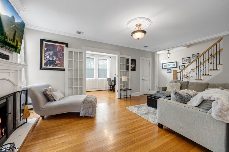 84 Vanderburgh Ave