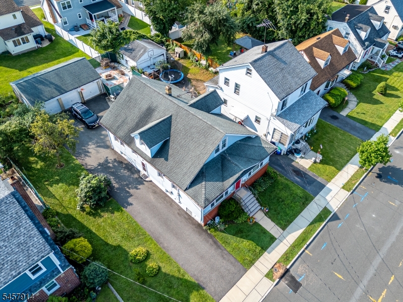 1331 Center St