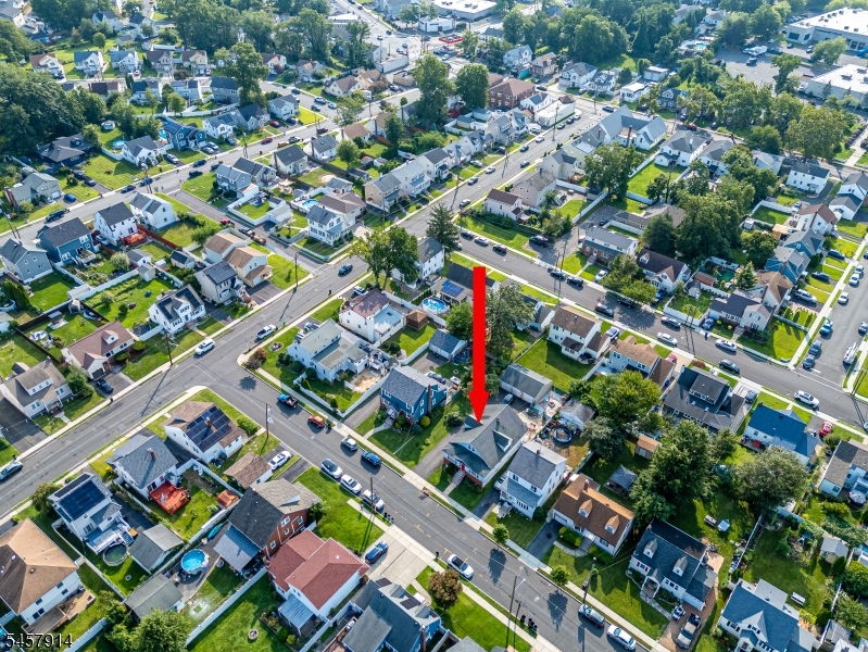 1331 Center St