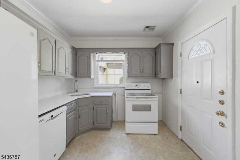 219 Magie Ave
