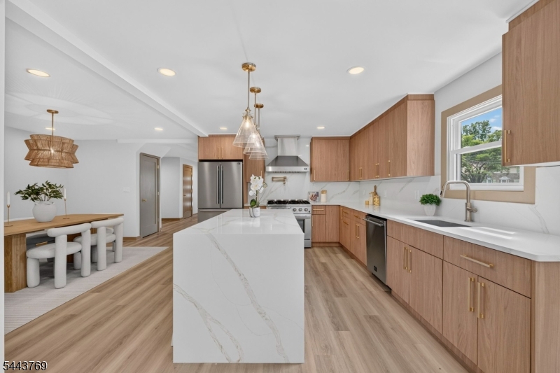 15 Elberta Rd
