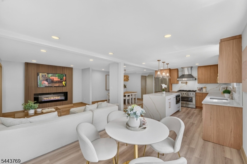 15 Elberta Rd