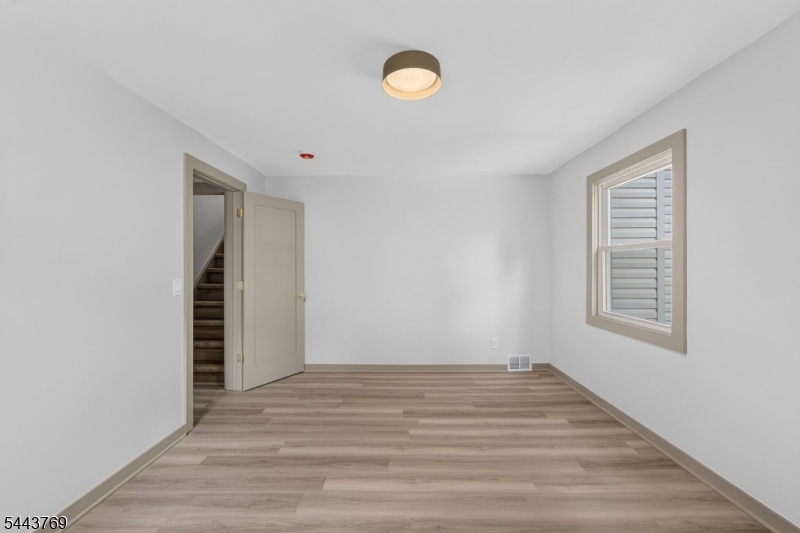 15 Elberta Rd