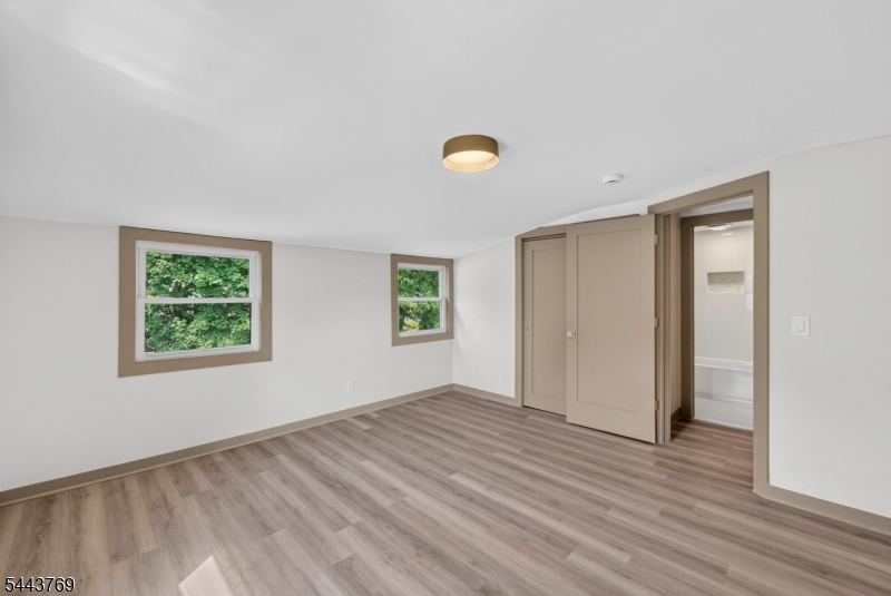 15 Elberta Rd