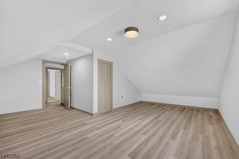 15 Elberta Rd