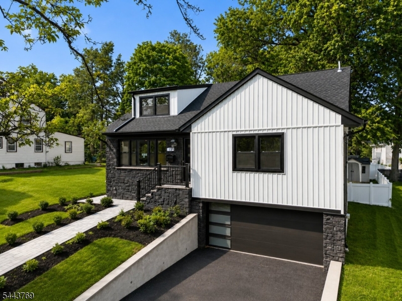 15 Elberta Rd