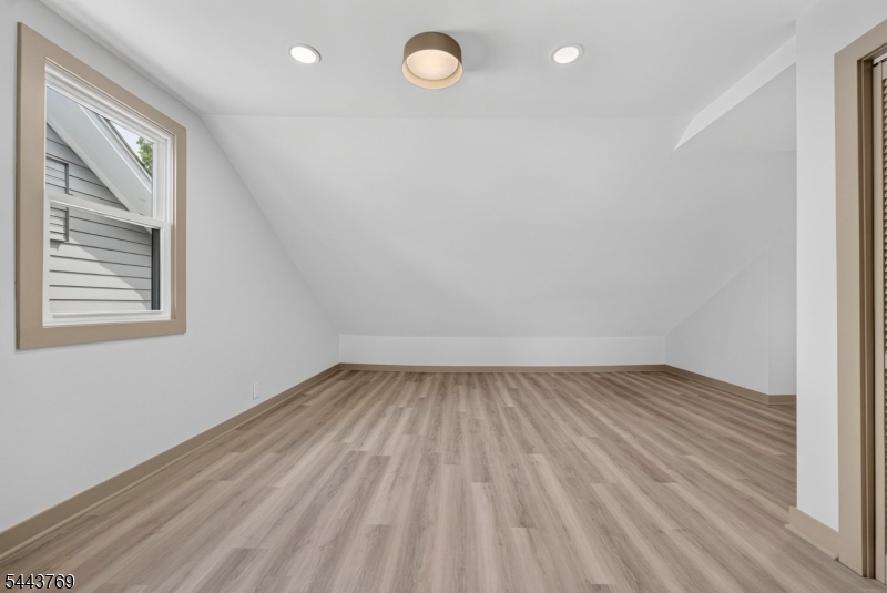 15 Elberta Rd