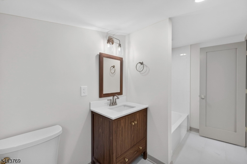 15 Elberta Rd