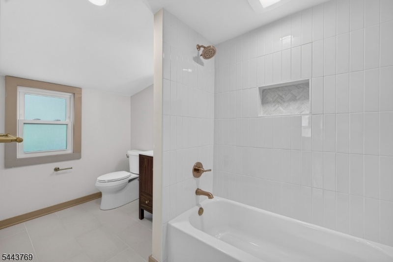 15 Elberta Rd
