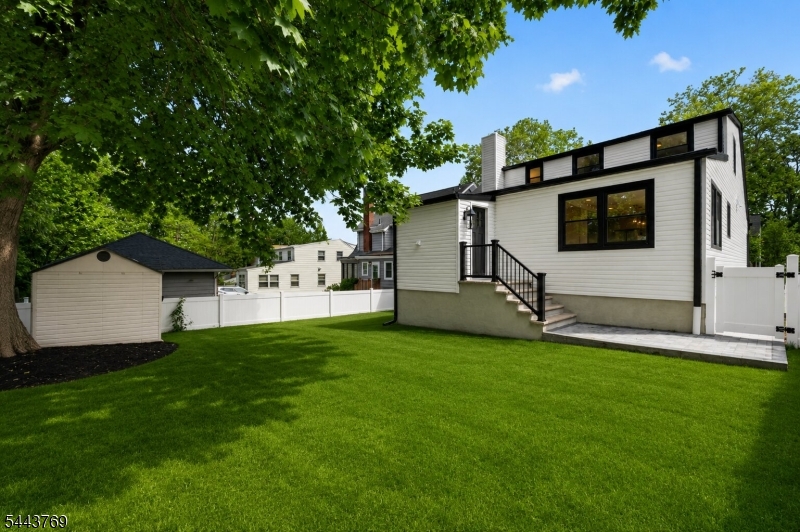 15 Elberta Rd