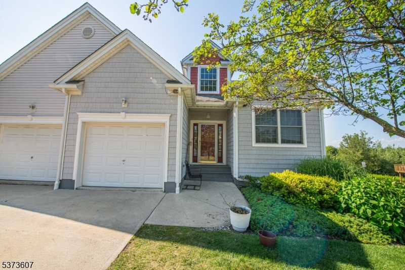 11 Fairchild Ln #11