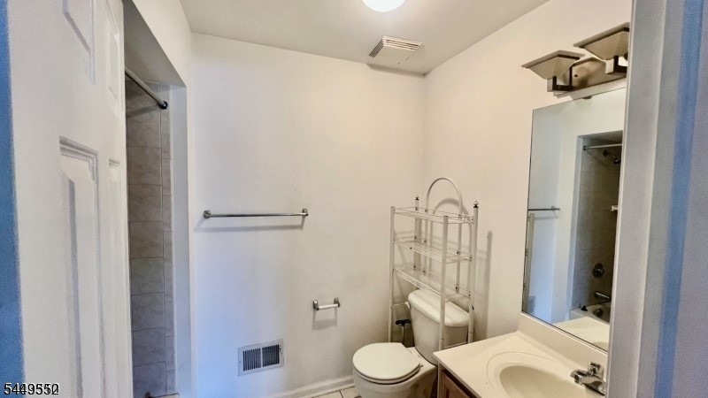 11 Fairchild Ln #11