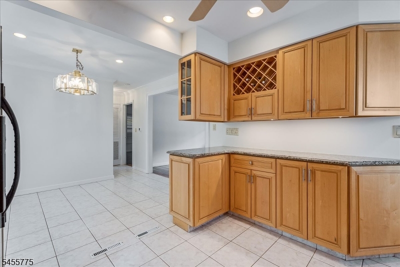 15 Oak Ln