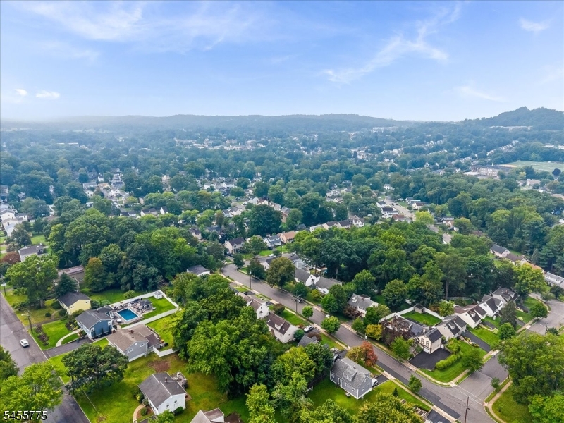 15 Oak Ln