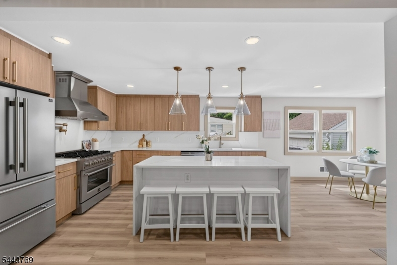 15 Elberta Rd
