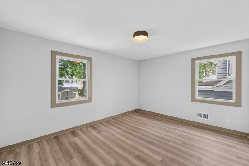 15 Elberta Rd