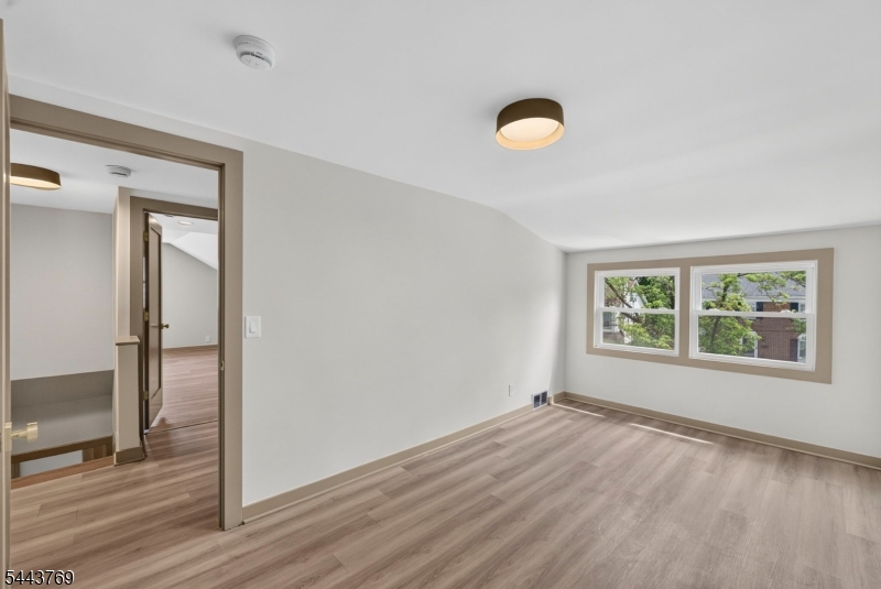 15 Elberta Rd