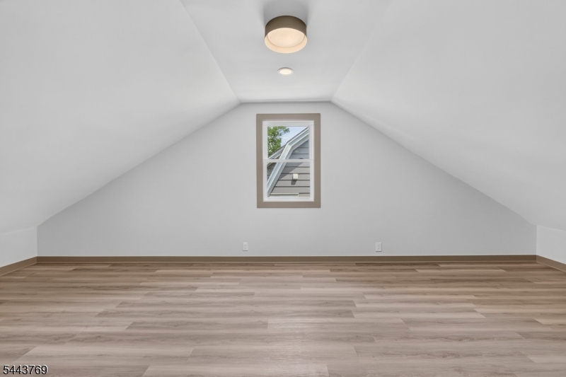 15 Elberta Rd