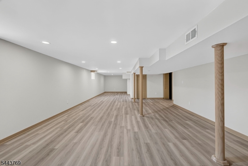 15 Elberta Rd