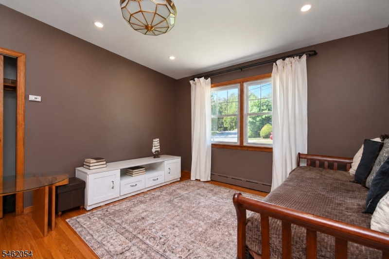 186 Macdonald Dr