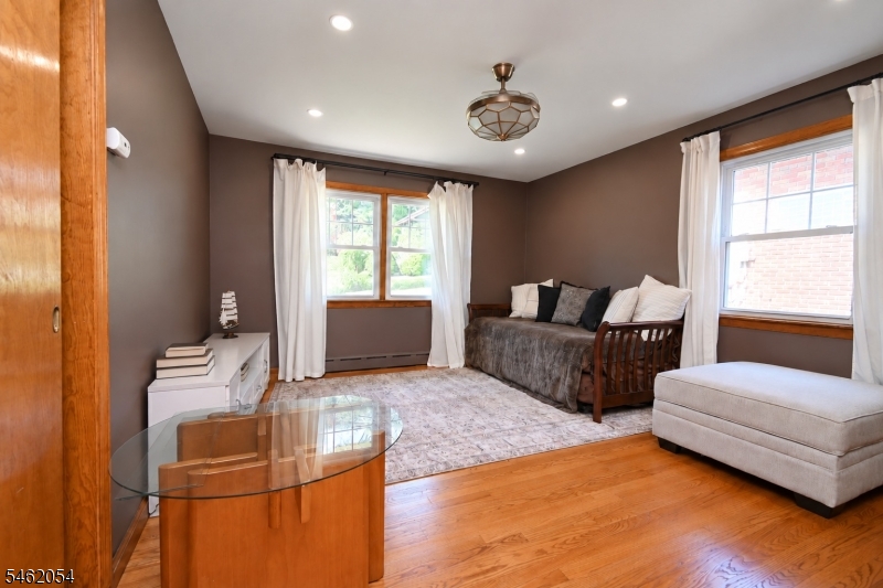 186 Macdonald Dr