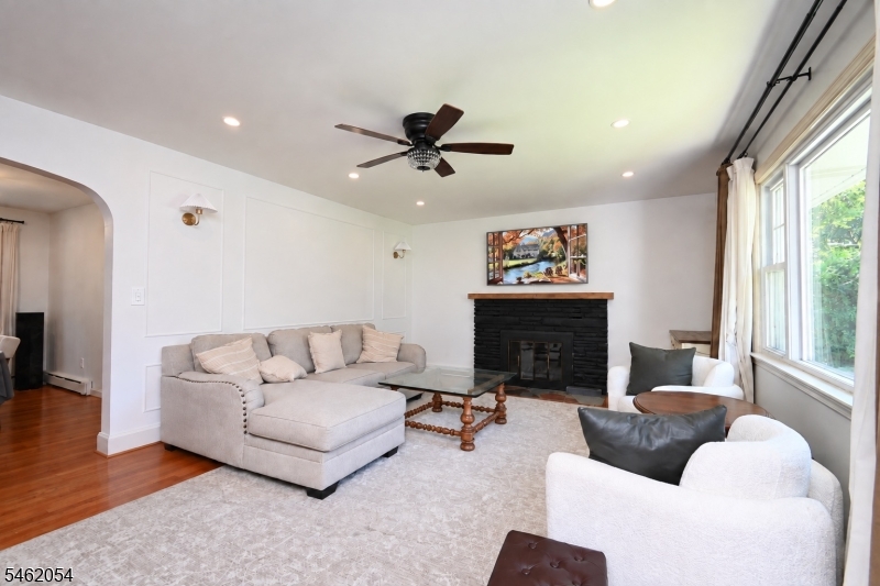 186 Macdonald Dr