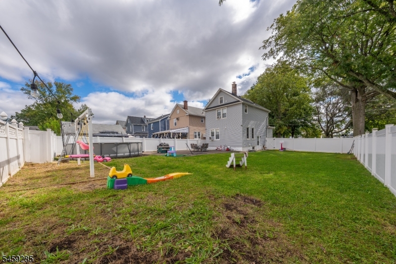 214 W 17Th St