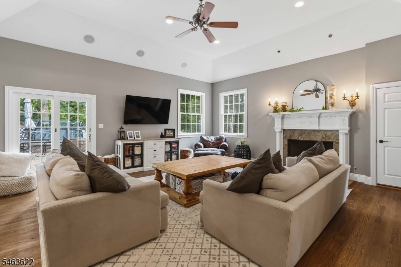 15 Chapel Pl