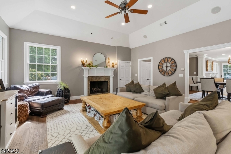 15 Chapel Pl