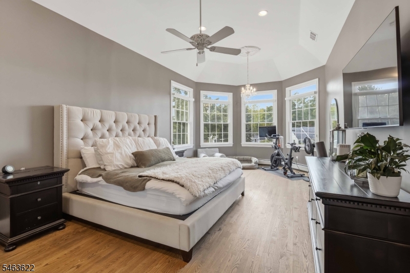 15 Chapel Pl