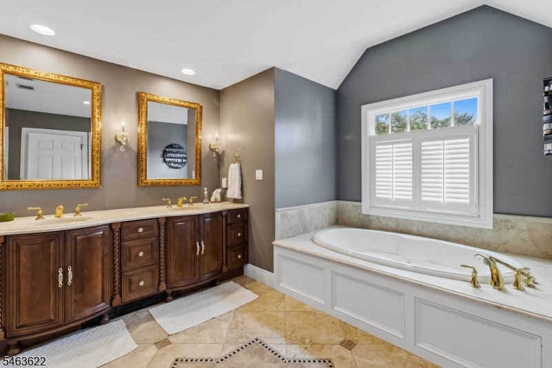 15 Chapel Pl
