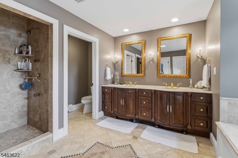 15 Chapel Pl
