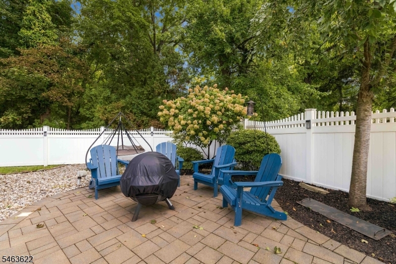 15 Chapel Pl