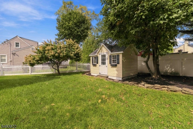 15 Chapel Pl