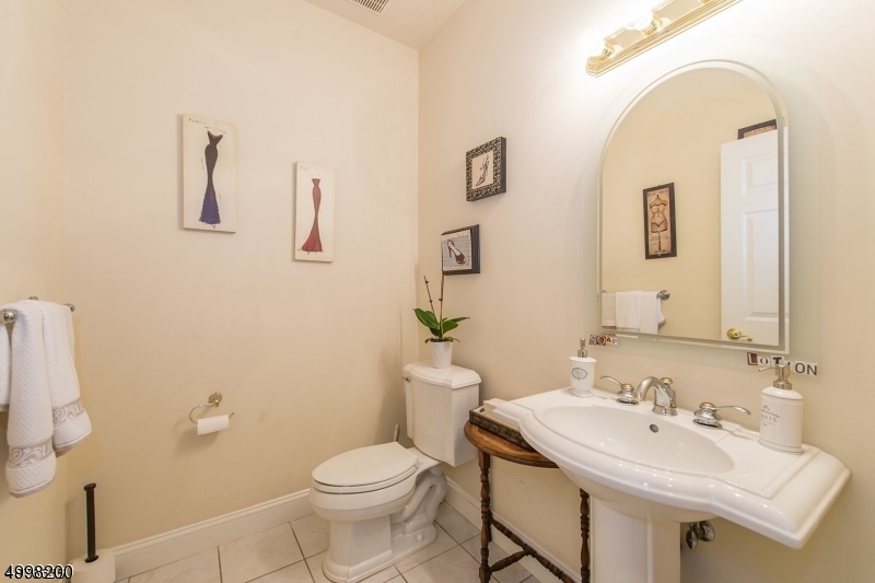 21 BONNIEVIEW LN