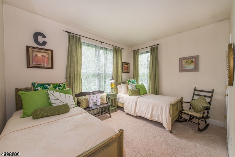 21 BONNIEVIEW LN