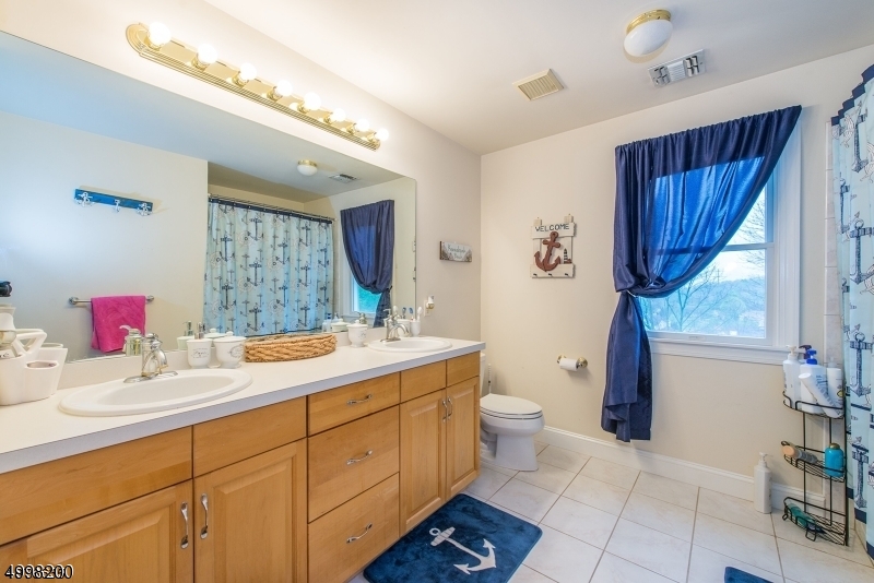 21 BONNIEVIEW LN