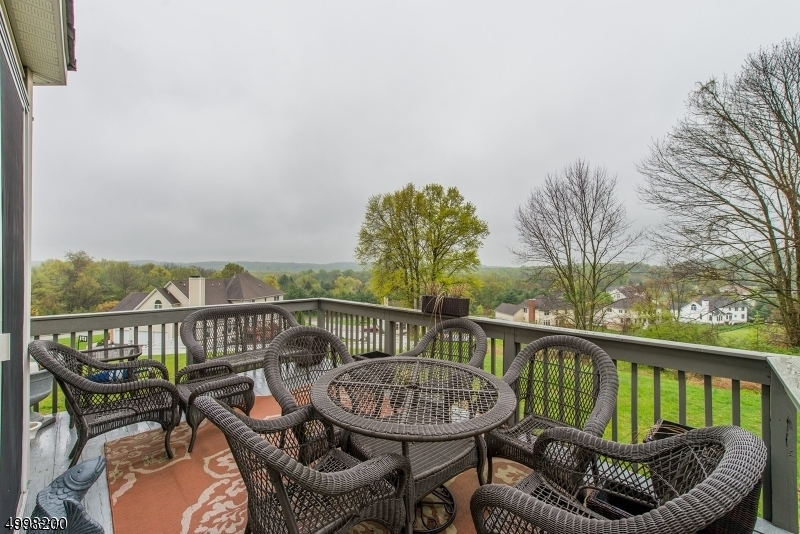 21 BONNIEVIEW LN