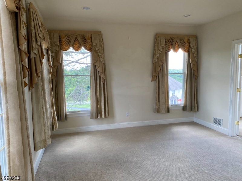 21 BONNIEVIEW LN