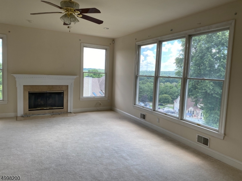 21 BONNIEVIEW LN
