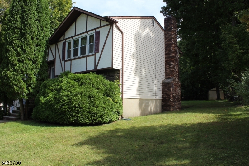 37 Center Grove Rd