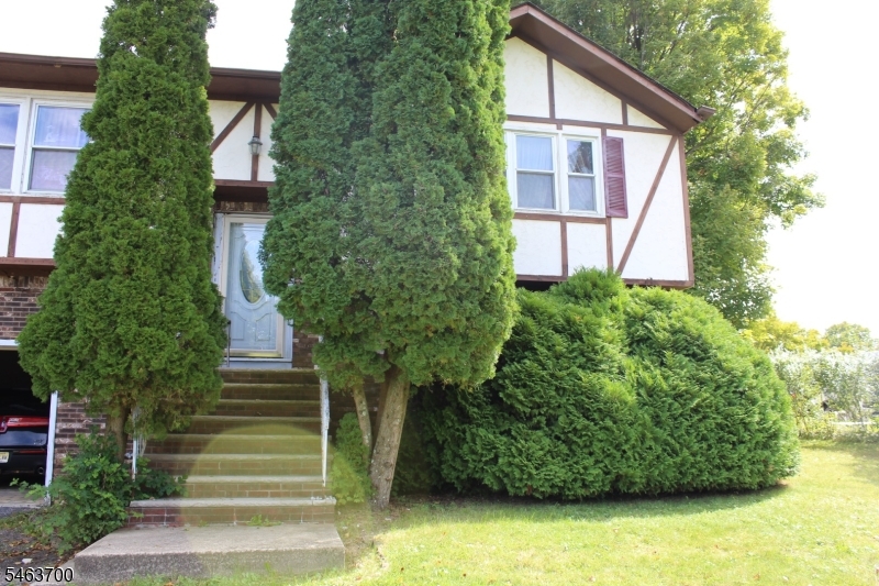37 Center Grove Rd