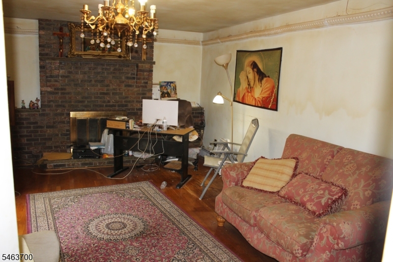 37 Center Grove Rd