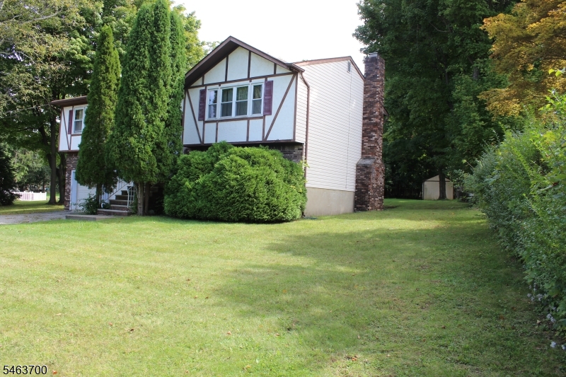 37 Center Grove Rd