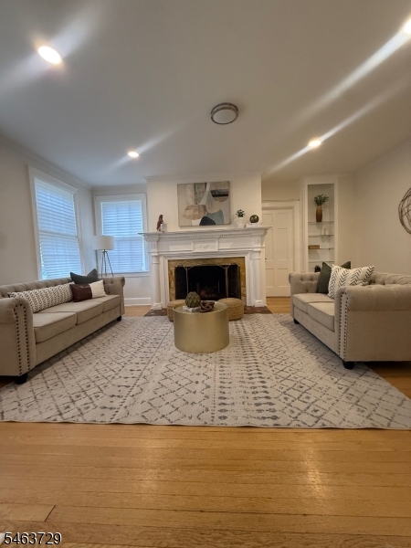 748 Livingston Rd