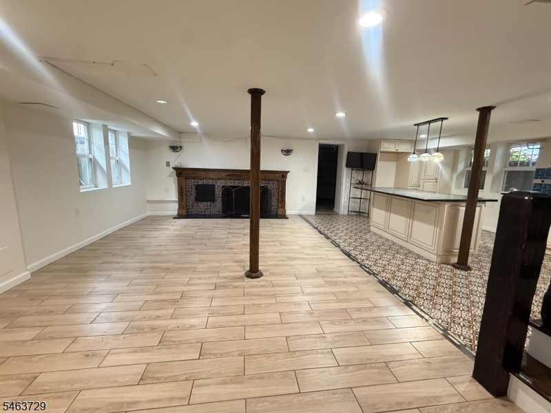 748 Livingston Rd