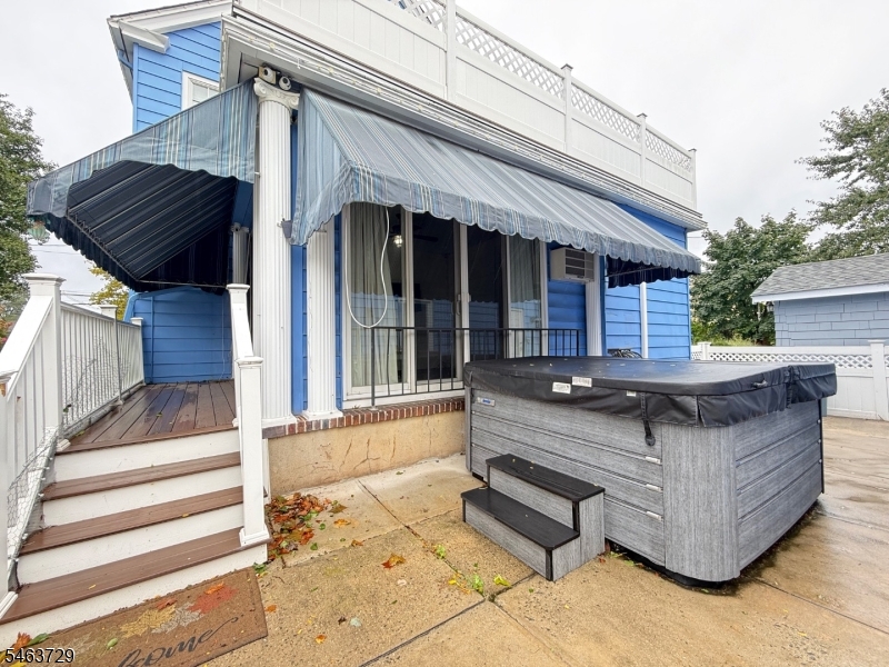 748 Livingston Rd