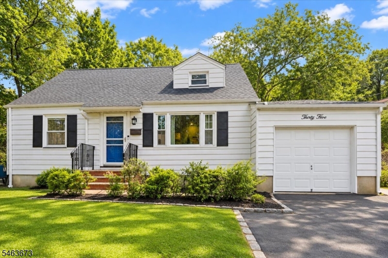 35 Deerfield Dr