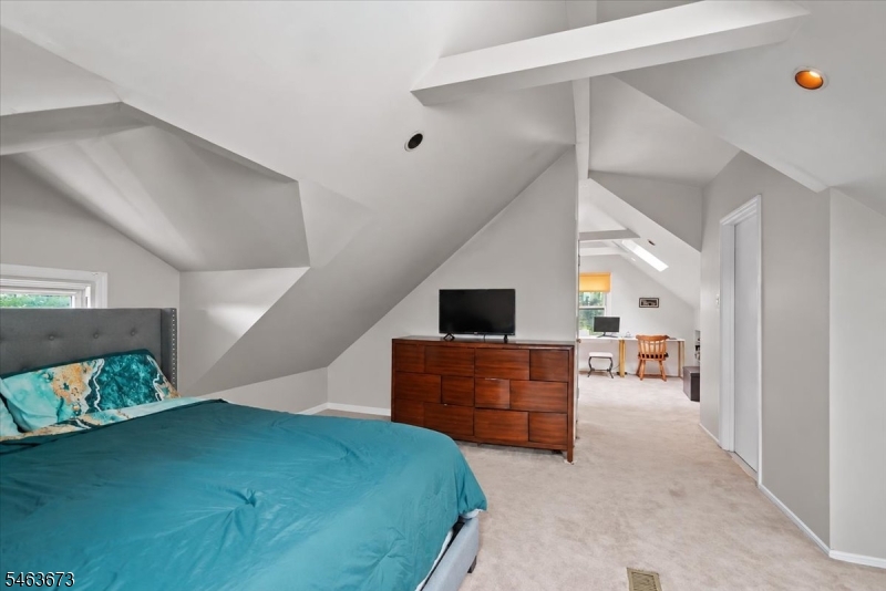 35 Deerfield Dr