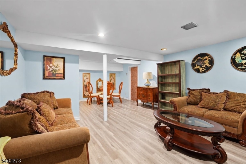 35 Deerfield Dr